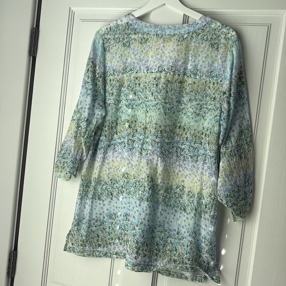 Gloria Vanderbilt Blue and Green Floral Blouse size 1 - Picture 6 of 7